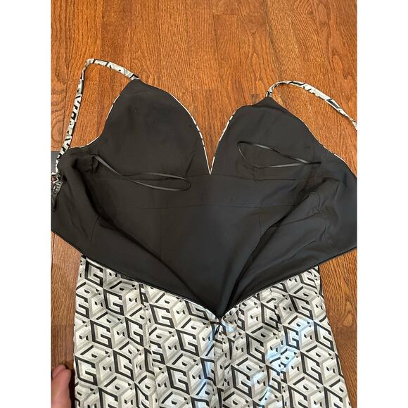 NWT GUESS WOMEN'S Logo G-CUBE SLEEK Satin PLUNGE mini Dress Size 2 Retro No bra - Picture 4 of 15